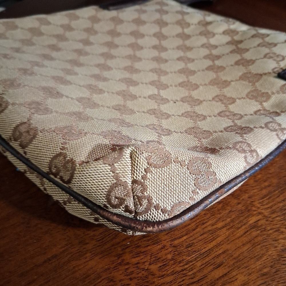 Gucci Tan and Brown Crossbody Bag - Picture 10 of 16